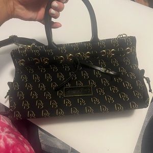 Dooney & bourke black crossbody